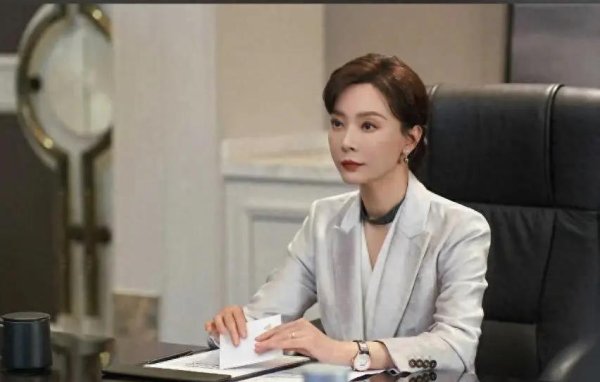 沪深策略联盟 从默默无闻到旗袍皇后，陈数逆袭人生，却因综艺惹争议？